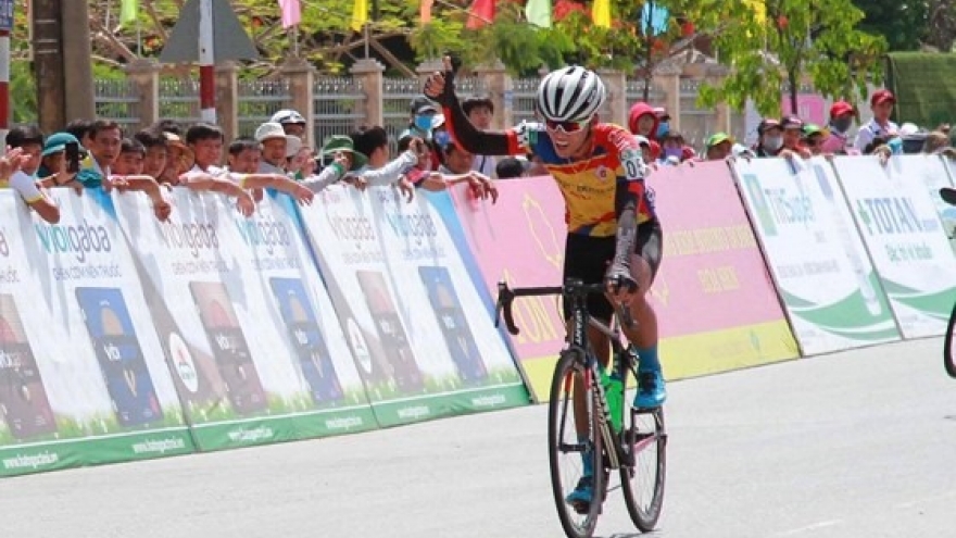 Nam wins stage, secures yellow jersey