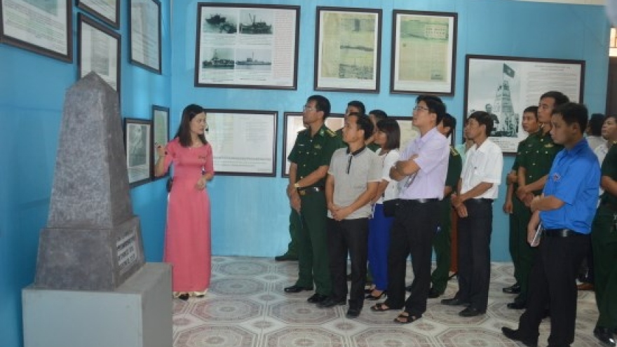 Nam Dinh hosts Hoang Sa-Truong Sa exhibition
