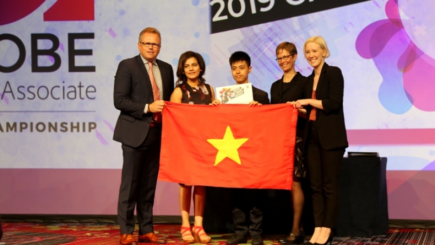 Vietnamese student awarded ACAWC prize in US