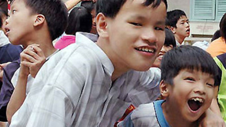 
        Le Thi Thanh Thuy wholeheartedly supports Agent Orange victims
                              