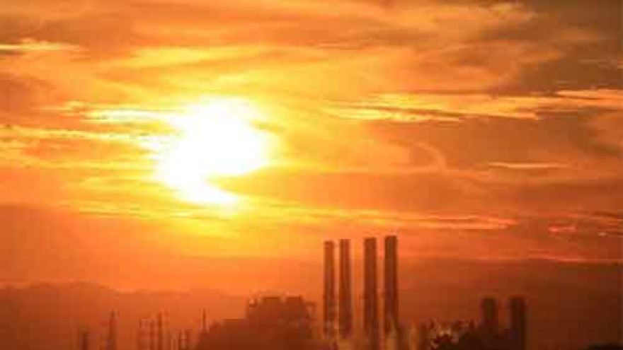 
        Paris agreement on climate change likely to take effect late 2016
                              