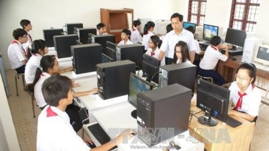 National reforms make teachers redundant