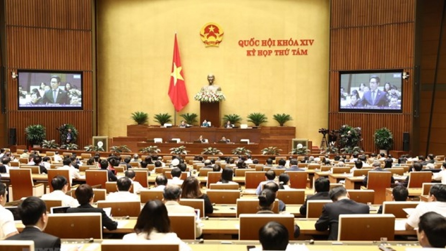 Legislators discuss draft laws on promulgation of legal documents, youths