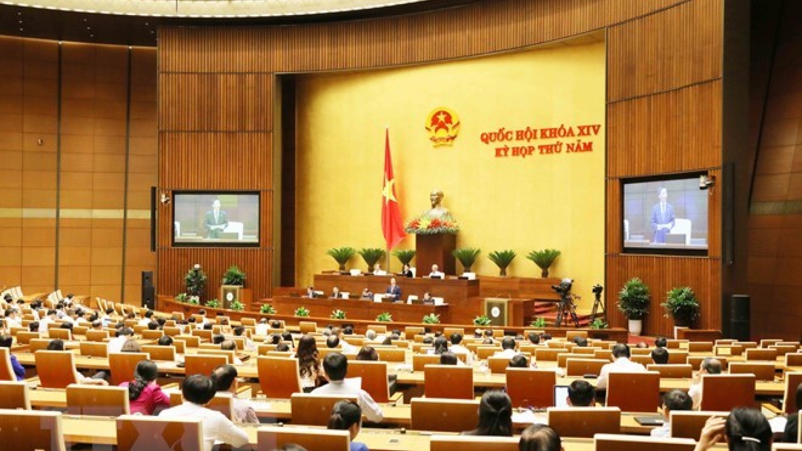 Legislators discuss socio-economic development, state budget plans