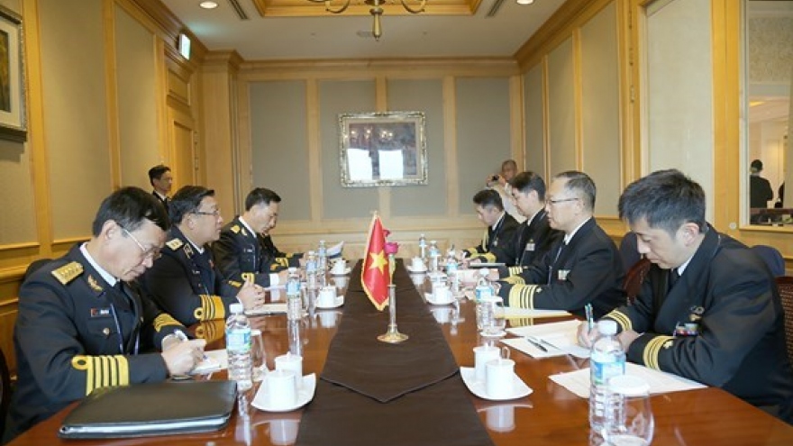 Naval commander holds bilateral meetings on sidelines of WPNS