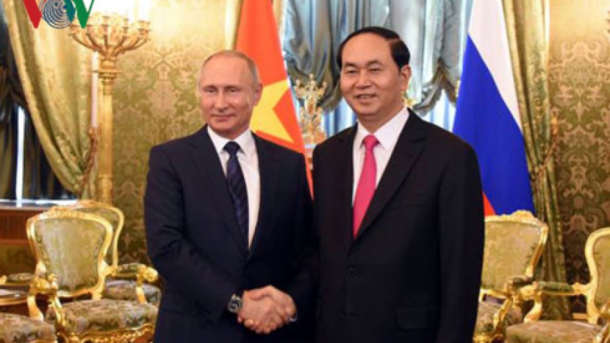 
        Vietnamese, Russian Presidents hold meeting
                              