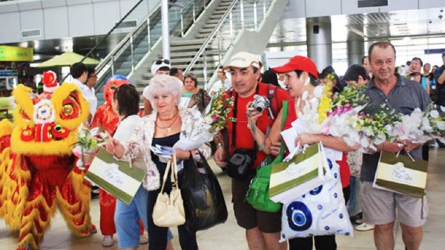 
        Russia eyes mutual visa-free travel exchange with Vietnam
                              