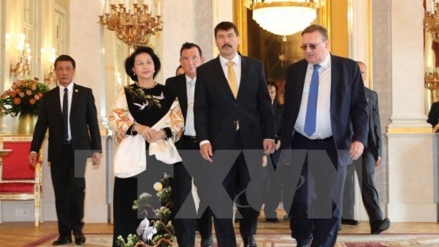 Vietnam’s parliament leader meets with Hungarian President