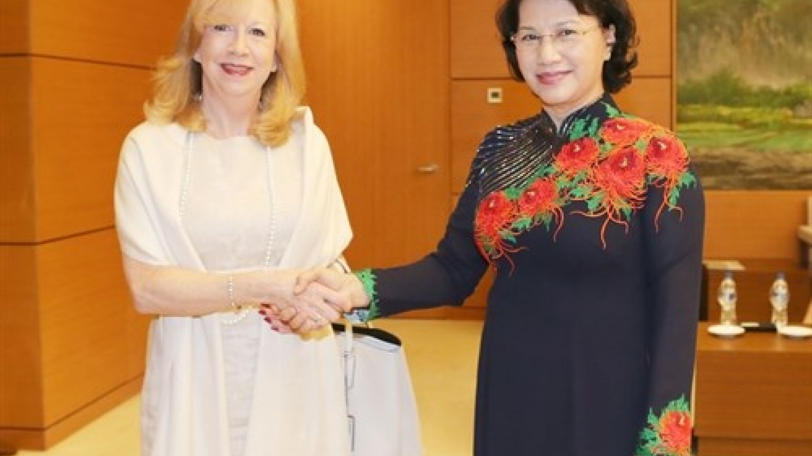 NA Chairwoman greets Deputy Speaker of UK House of Commons