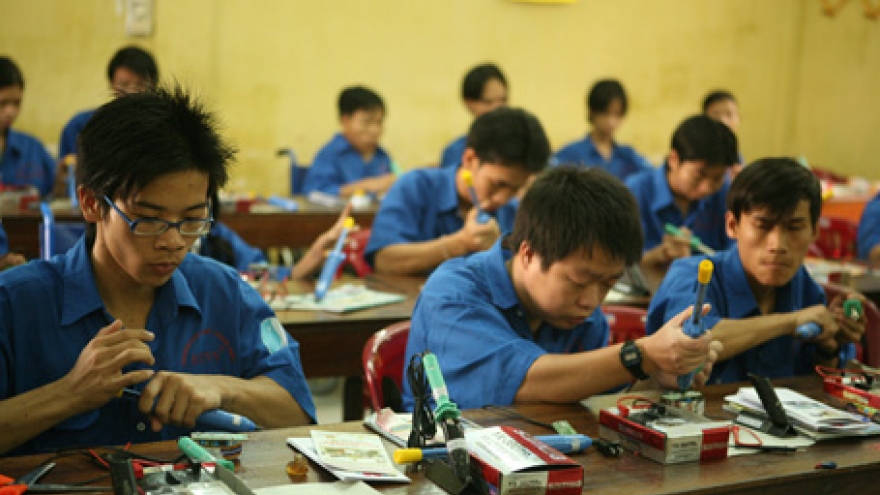 Bridging the gap in Vietnam between the poor and better jobs