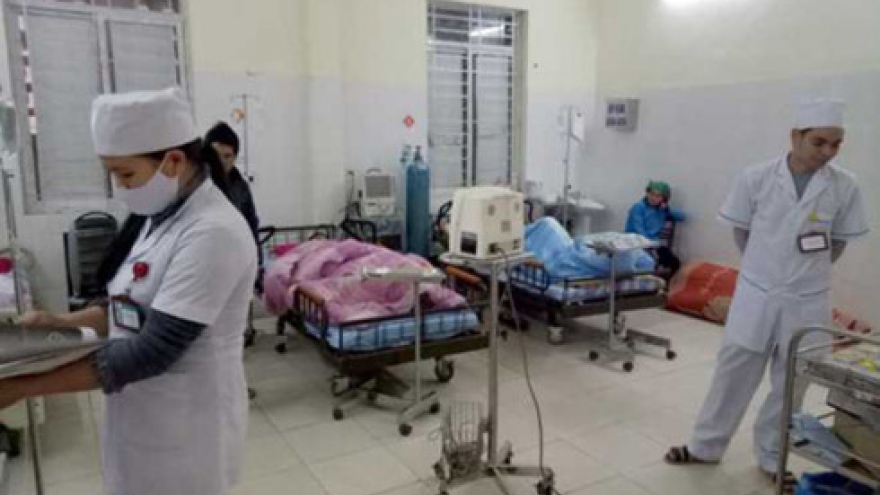 Food poisoning at wedding leaves 33 people in hospital