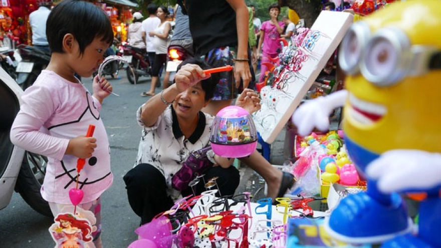 Hanoi Old Quarter colourful in Mid-autumn festival