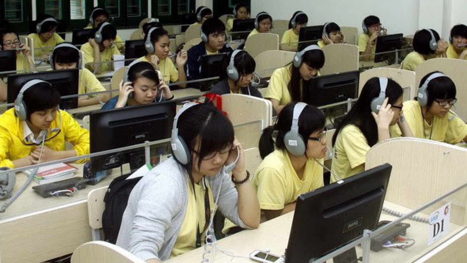 Applying IT in foreign language study