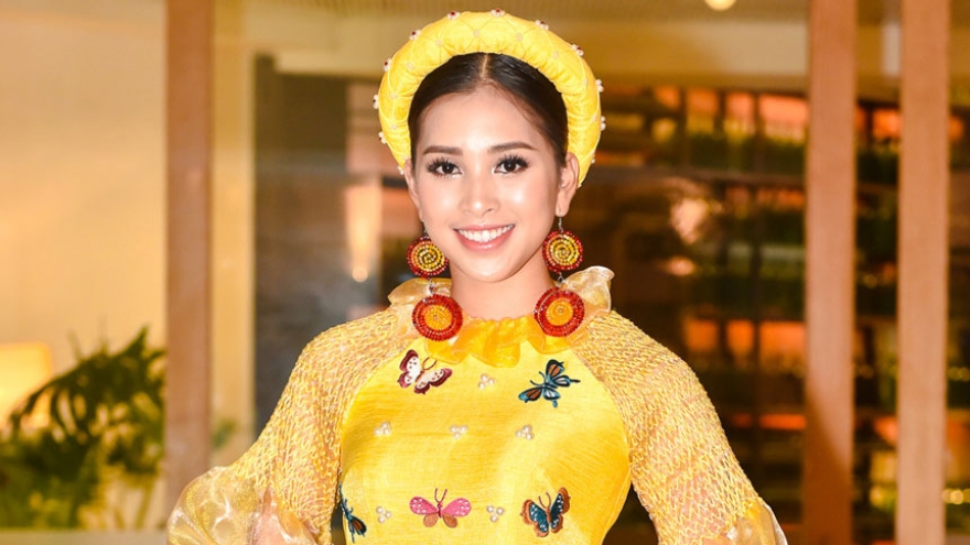 Tieu Vy, Phuong Khanh sparkle at HCM City fashion event