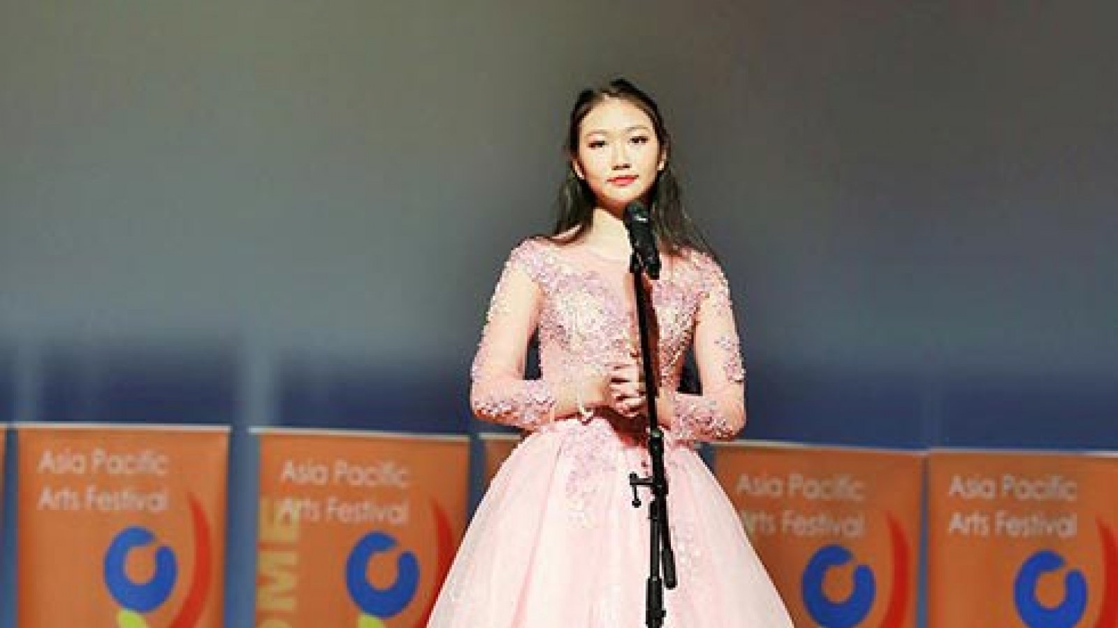 Vietnamese girls win Asia Pacific Arts Festival's prizes