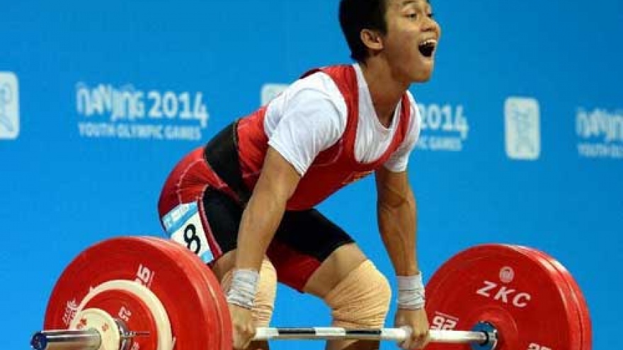 Vietnamese weightlifter wins silver medal at World Championships