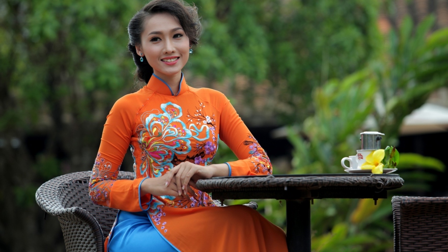 Khanh Ngoc joins Asian Super Model Contest