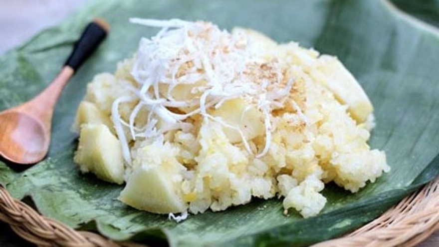 Delicious snack from glutinous rice and cassava