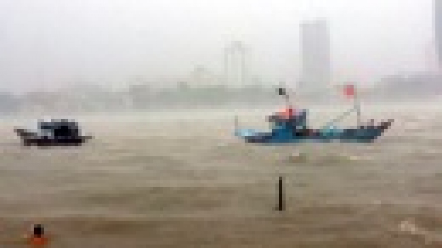 Fishermen missing after ship capsizes