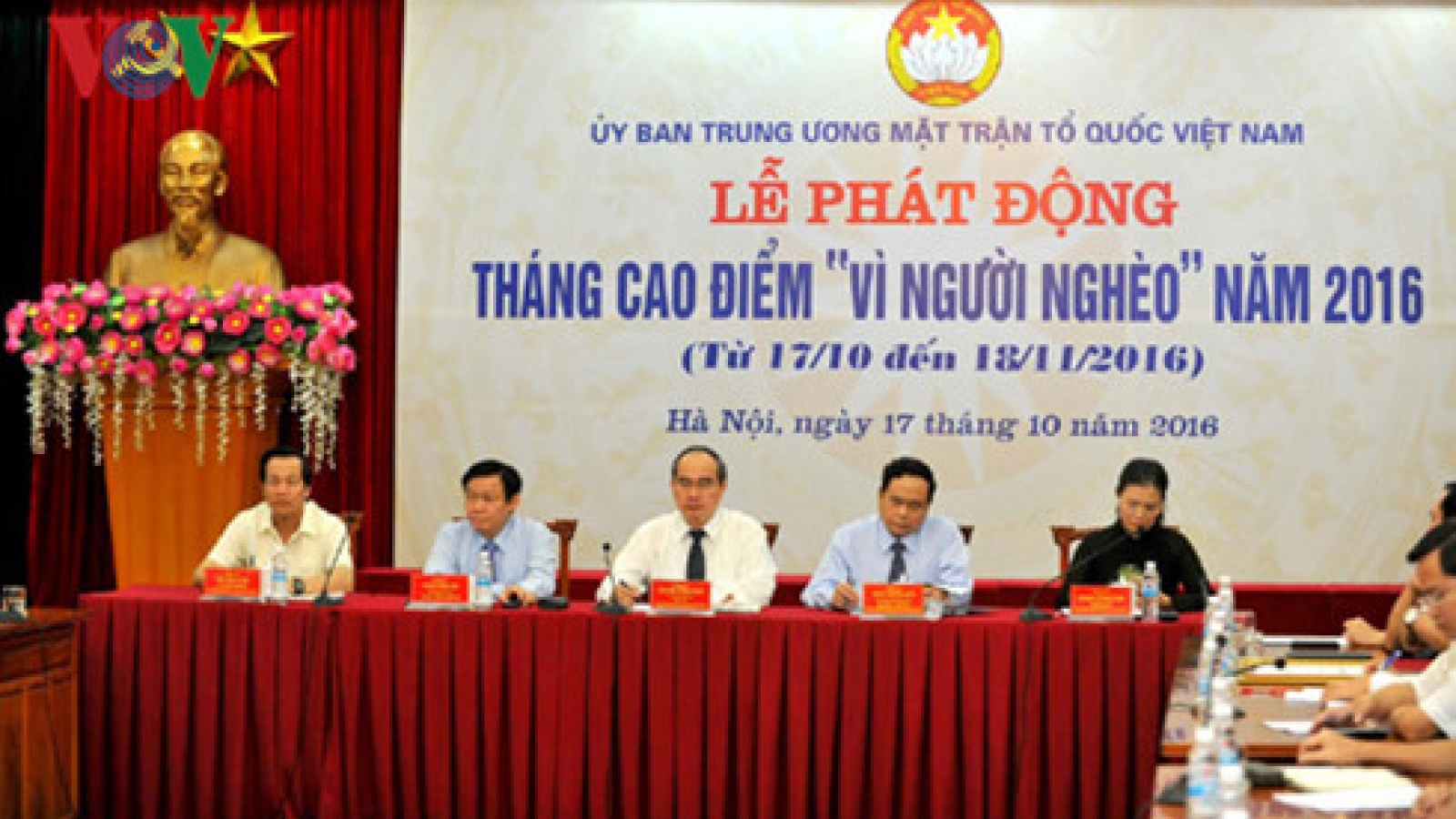 Fatherland Front launches SMS poverty campaign