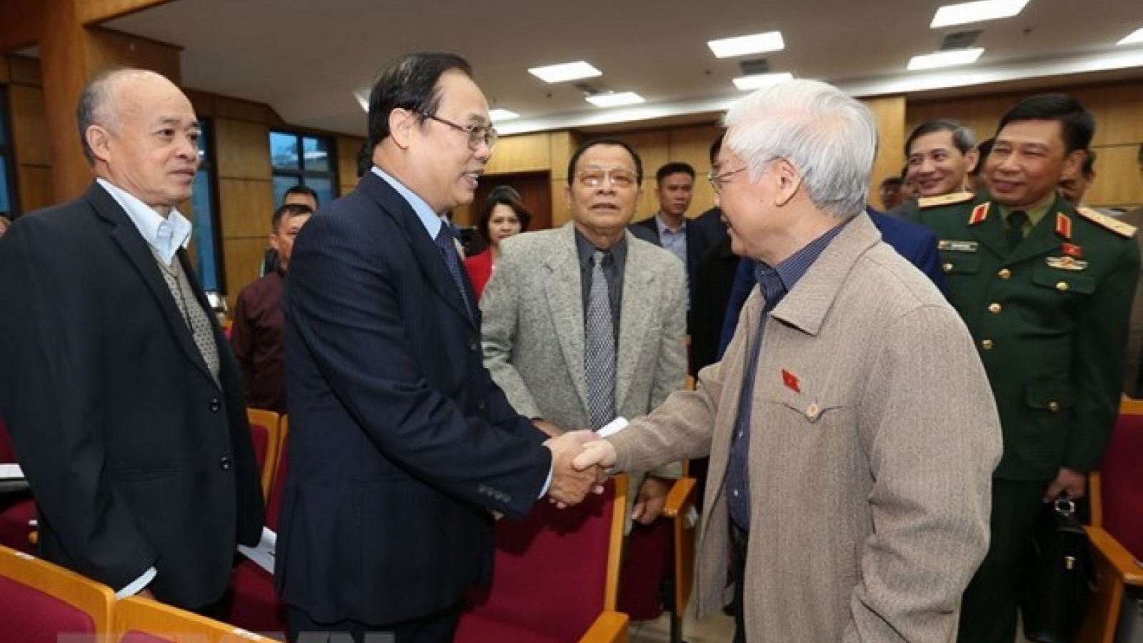 Party chief, President meets Hanoi voters