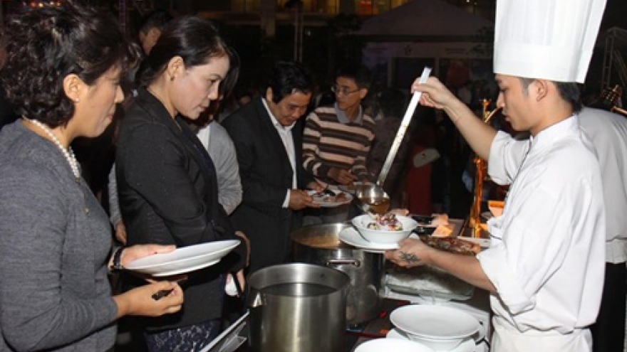 Standard Chartered embarks US$35 million in restaurant chain