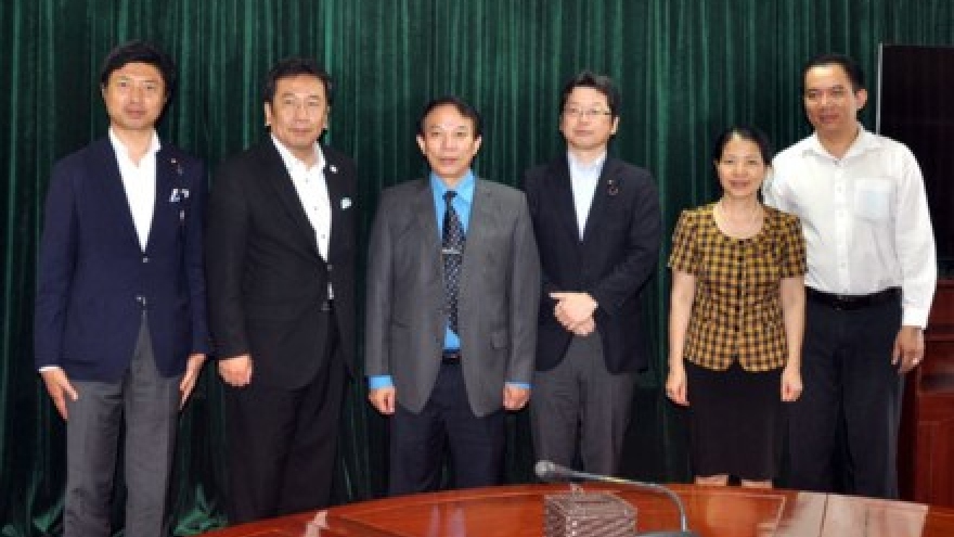 Japan’s Democratic Party talks labour with Vietnam confederation