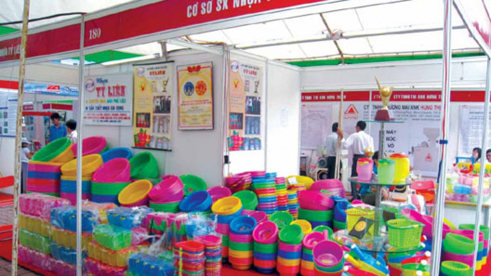Thai group positions to take over Vietnam plastics industry