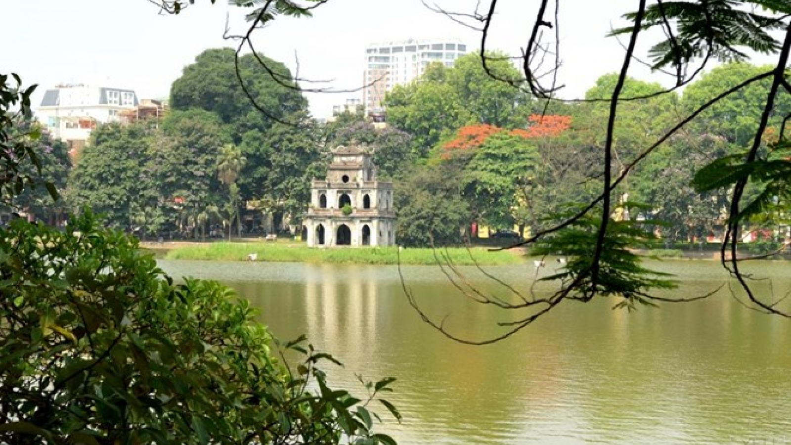 Hanoi moves for rich downtown nightlife in weekend