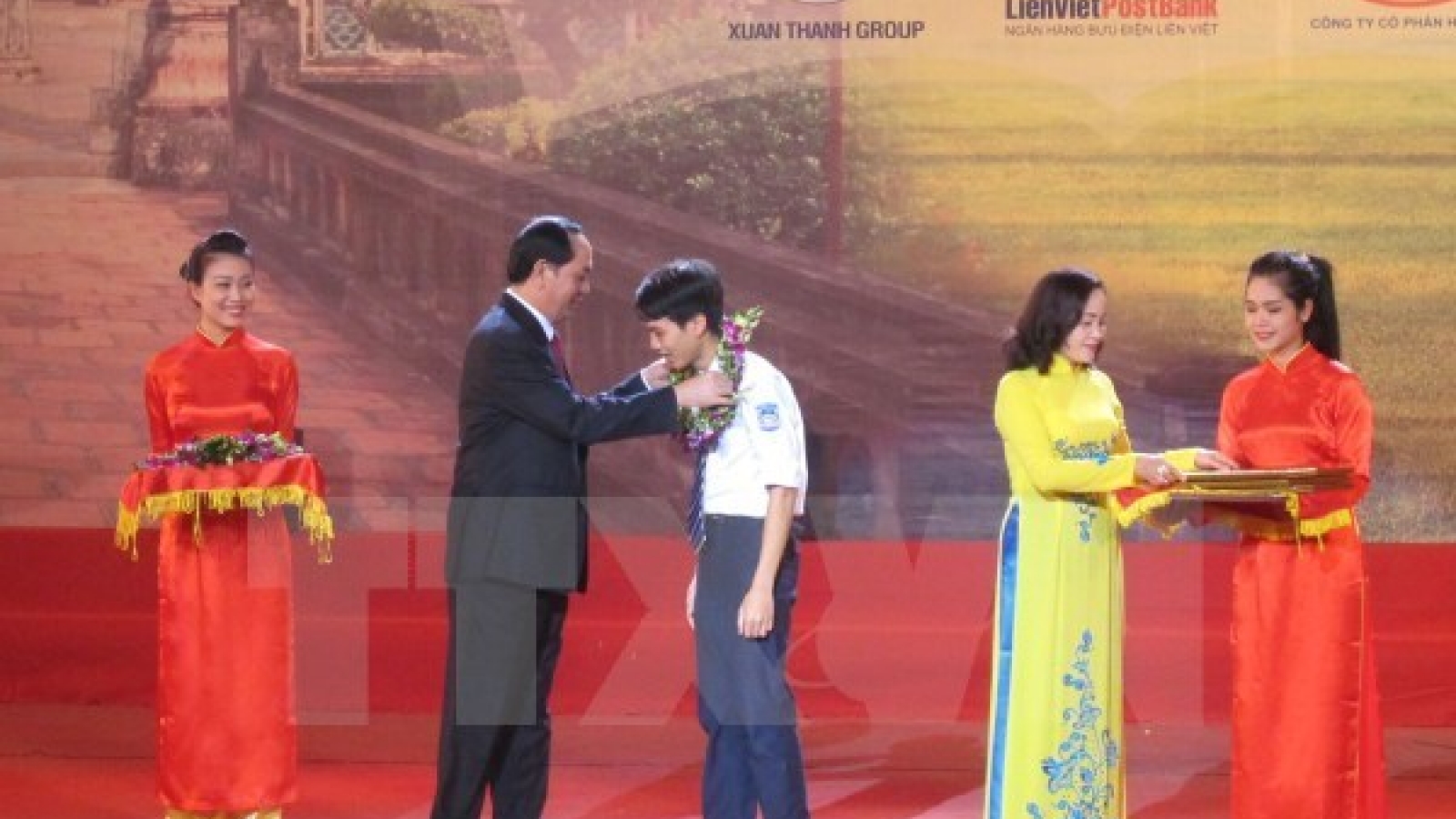Ninh Binh province honours students, athletes