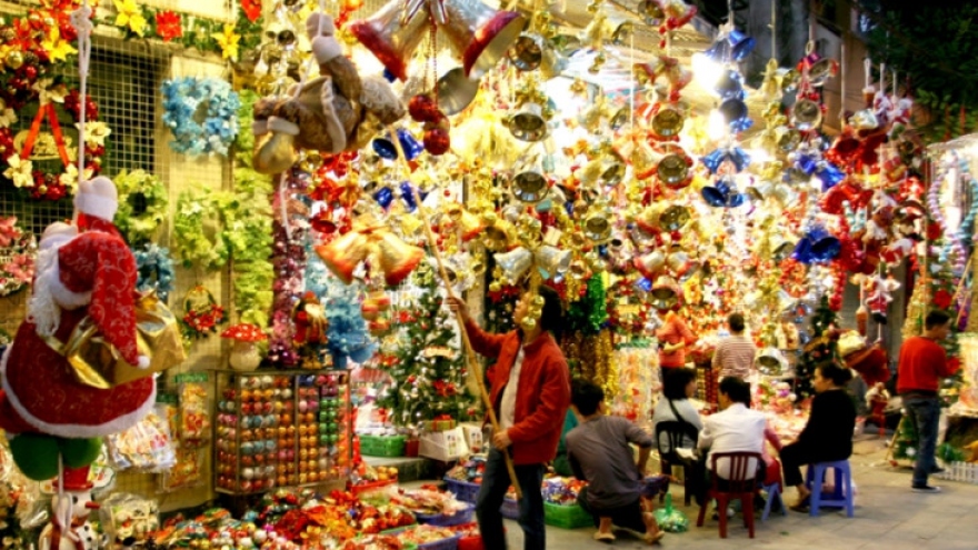 Vietnamese goods dominate Christmas market