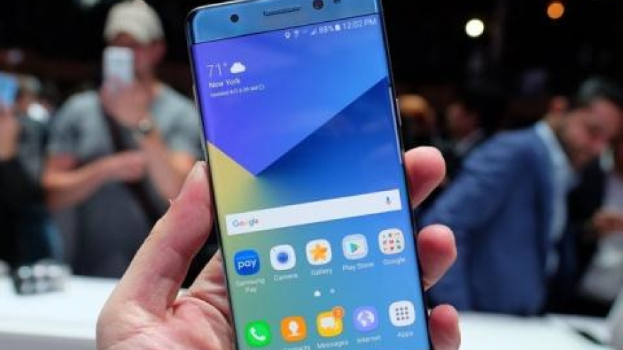 Fiery Samsung Note 7s fail to cut off Vietnam's mobile phone exports