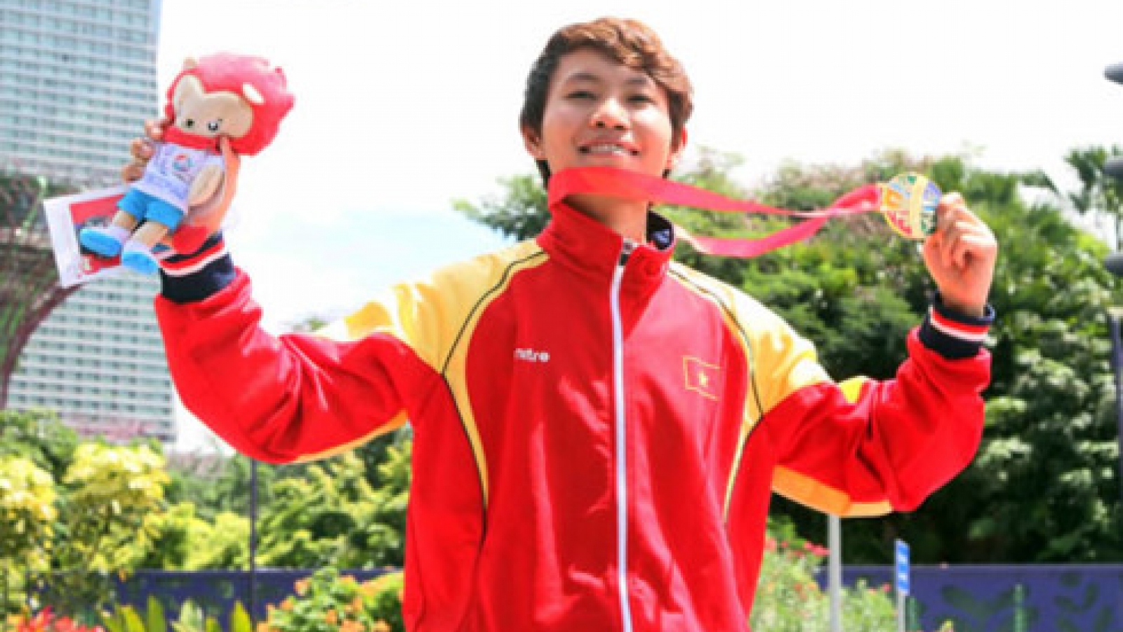 Nguyen Thi That wins gold in women’s criterium bike race