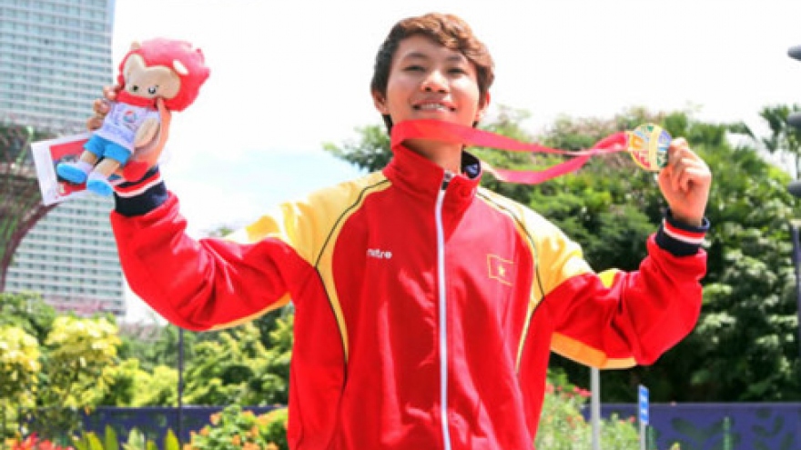 Nguyen Thi That wins gold in women’s criterium bike race