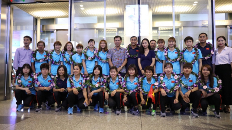 PM Phuc congratulates Vietnamese women's football team