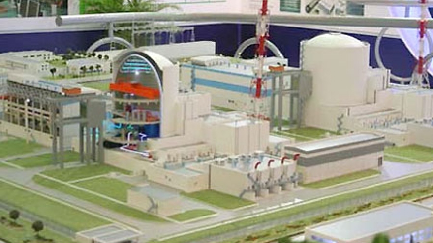 Experts examine nuclear feasibility
