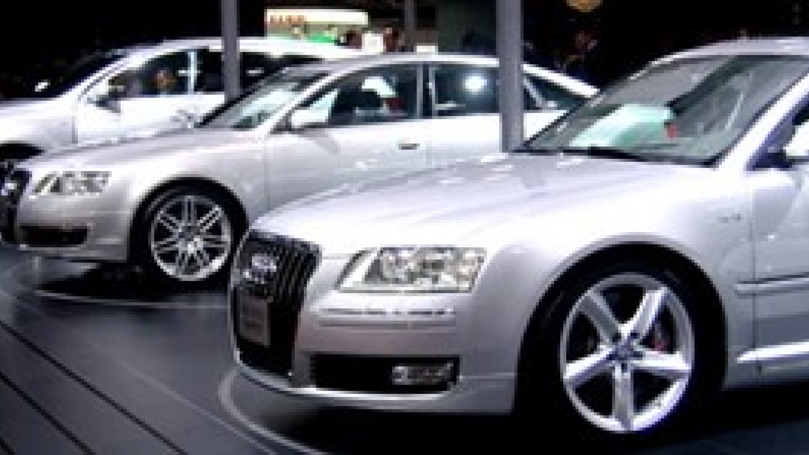 Vietnamese people spend over US$12 mil daily on car imports