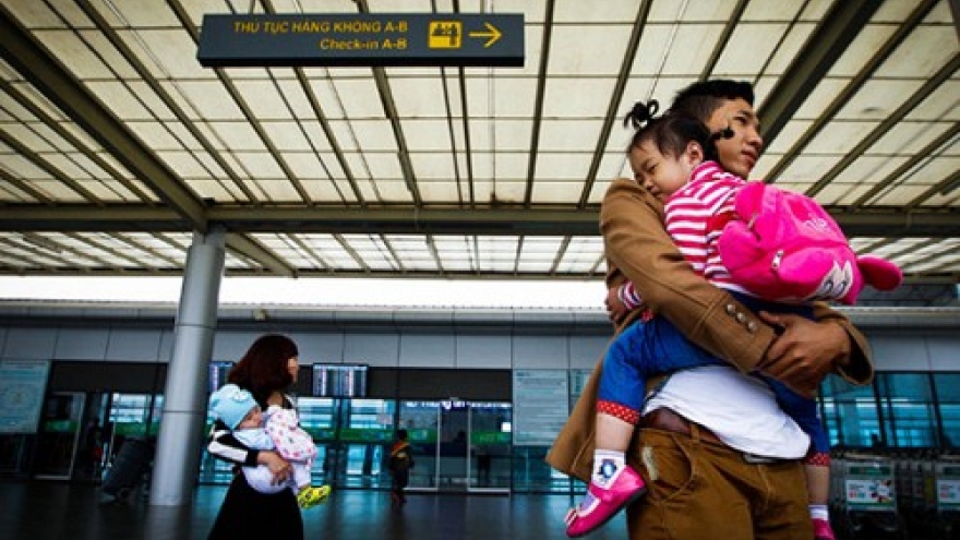Vietnam Airlines reminds passengers of early airport arrival as summer starts