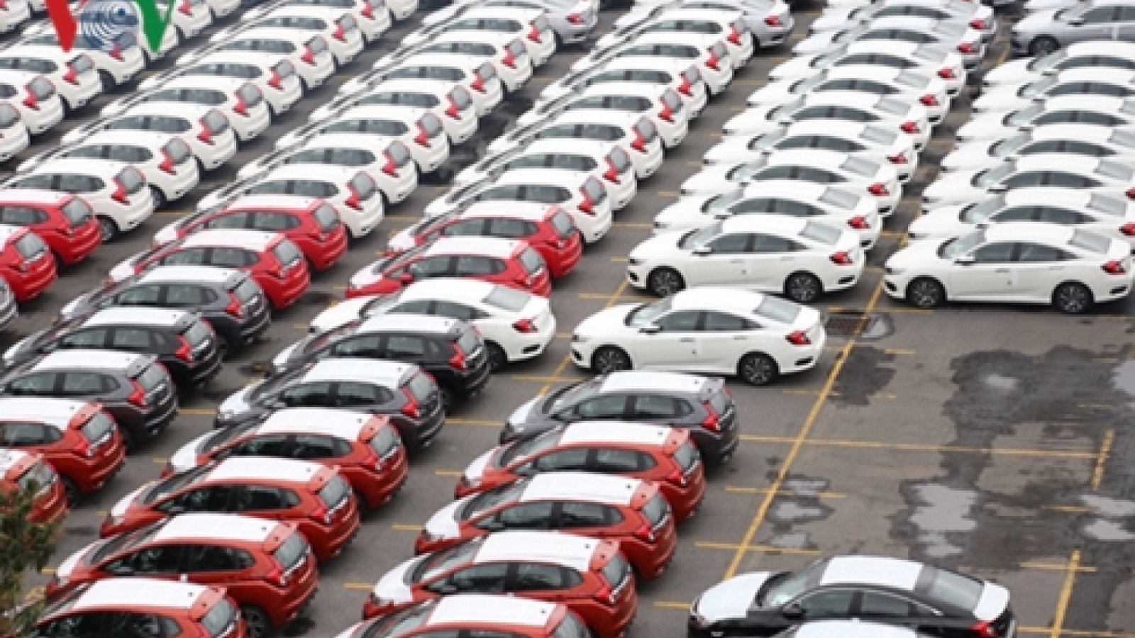 Auto and crude oil imports reach record highs