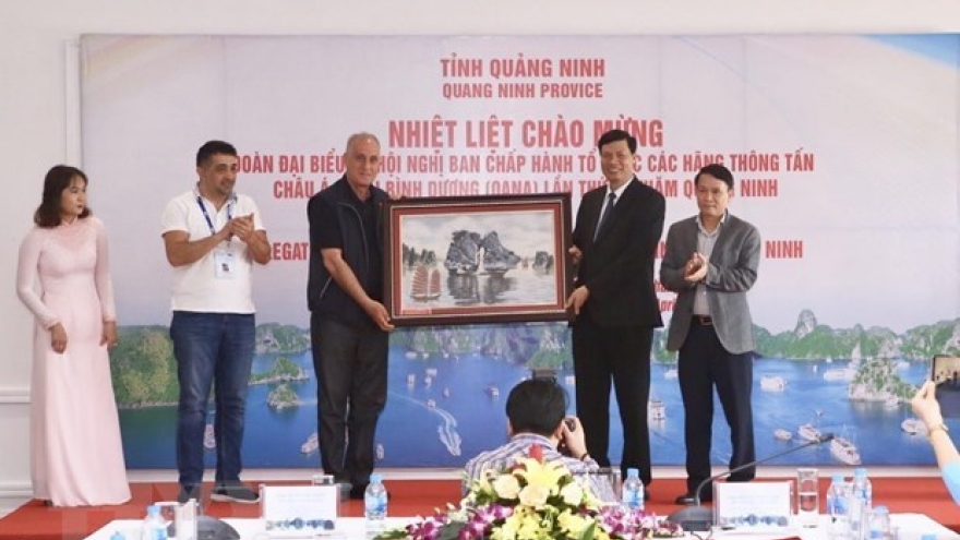 Quang Ninh chairman receives OANA delegation