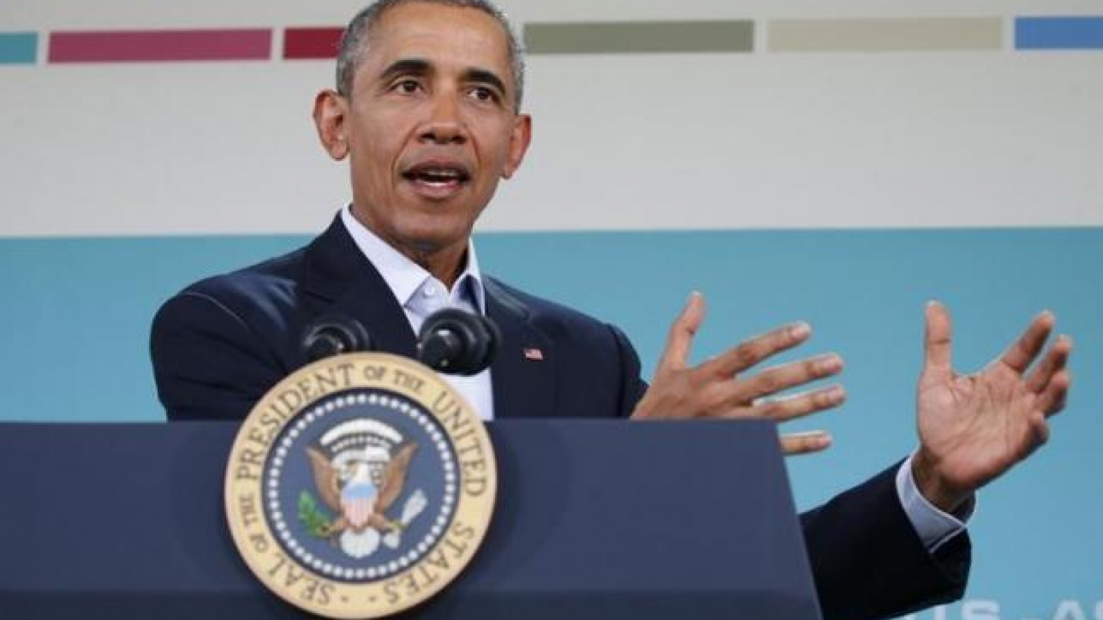Obama to meet Raul Castro, dissidents on historic trip to Cuba