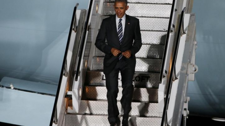 Obama lands in Berlin for farewell visit to closest ally Merkel