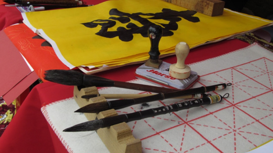 Traditional poonah paper admired in modern society