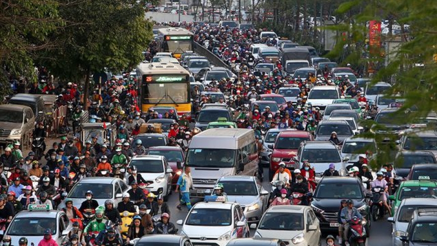Hanoi seeking for uniform taxi colour