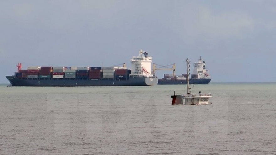 Efforts made to tackle post-storm oil spill threat