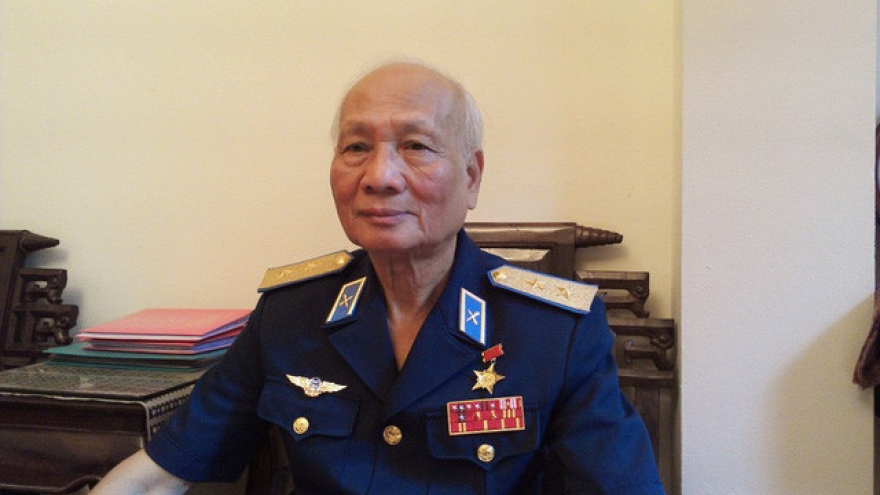 Air-defence hero in 1972 Christmas bombings