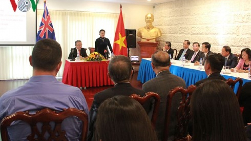 NA Chairwoman meets Vietnam Embassy staff in Australia