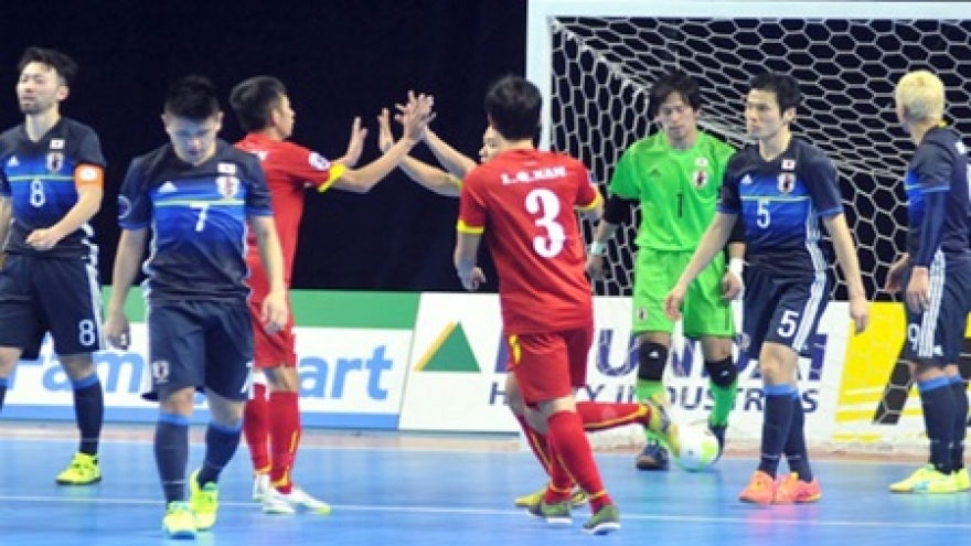 
        Vietnam upset Japan in futsal
                              