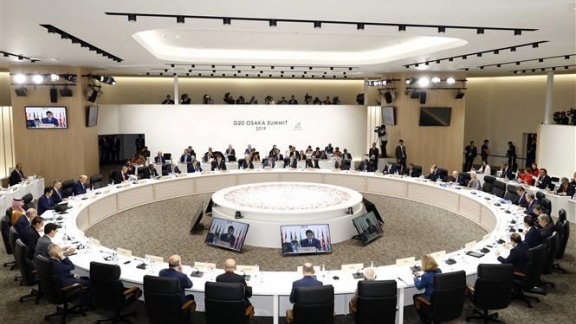 PM Phuc's activities on second day of G-20 Summit