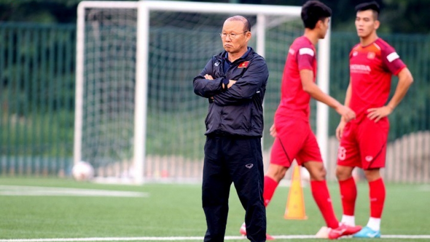 Coach Park Hang-seo holds first training after signing new contract